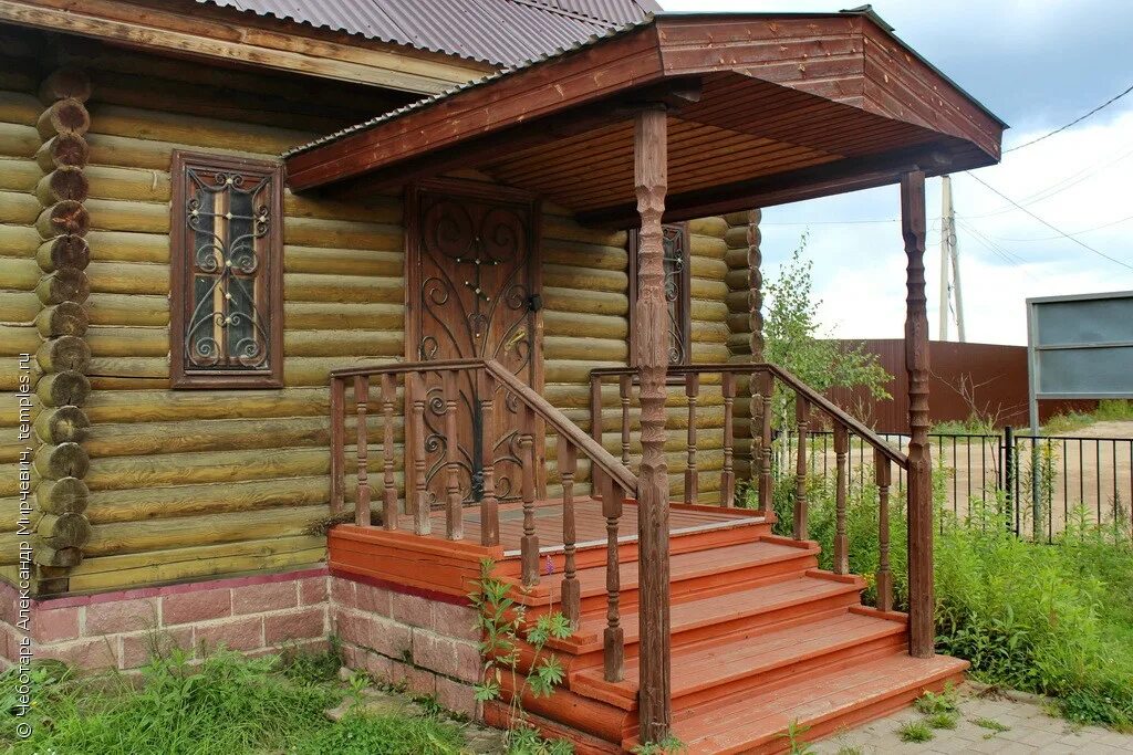 Крыльцо в деревенском доме варианты Московская область Раменский район Родники Часовня Воскресения Христова Крыльцо 