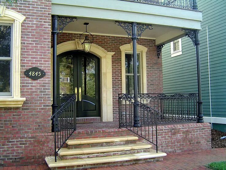 Крыльцо здания фото New Orleans Style Porch Railing Porch columns, Wrought iron porch railings, Outs
