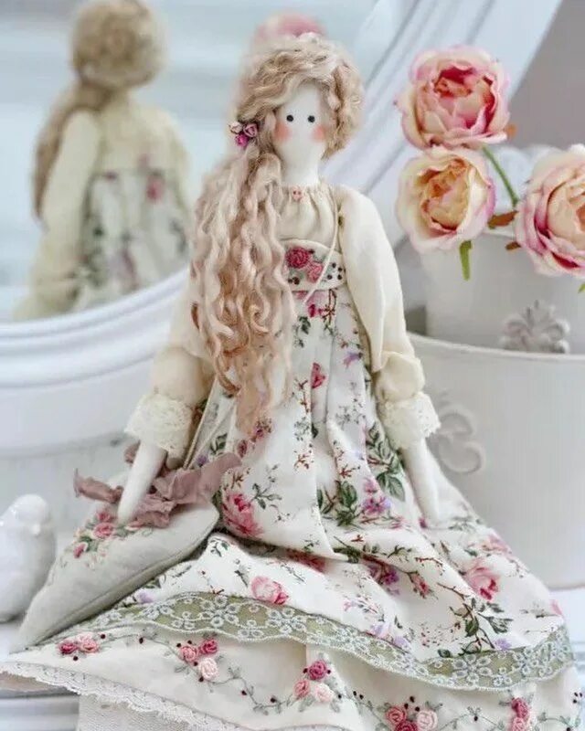 Кукла тильда фото За окном осень, а у меня ну очень весенняя девочка... #tilda #куклы #homedecor #
