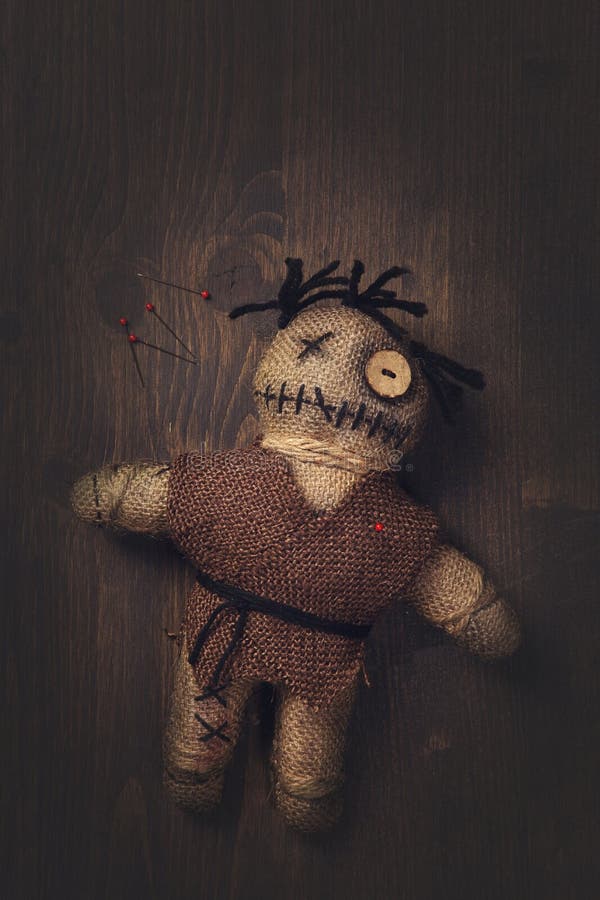 Кукла вуда фото Voodoo doll with pins stock image. Image of pins, wooden - 218046051