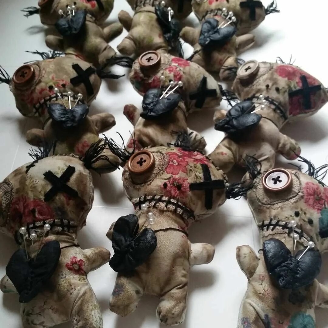 Кукла вуду фото Junker Jane Art Dolls and Soft Sculptures Big cartel shops, Art dolls, Monster d
