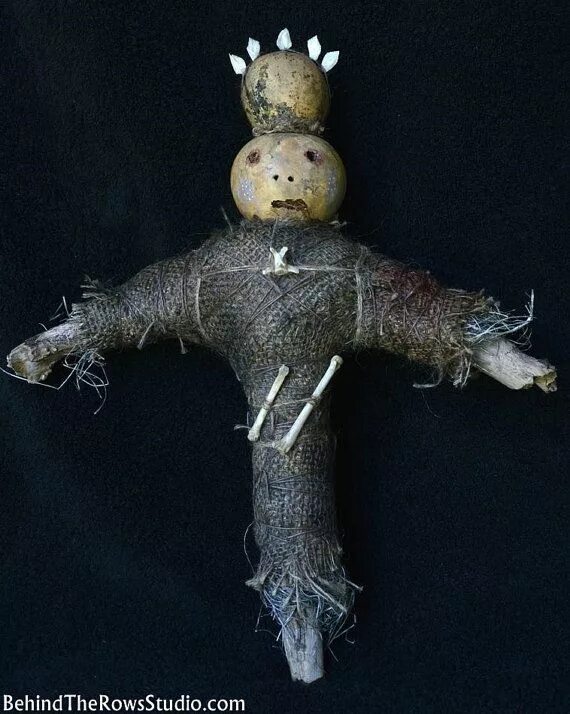 Кукла вуду фото настоящая Azaka Mede Voodoo Doll Folk Art Etsy Spirit dolls, Voodoo dolls, Native american
