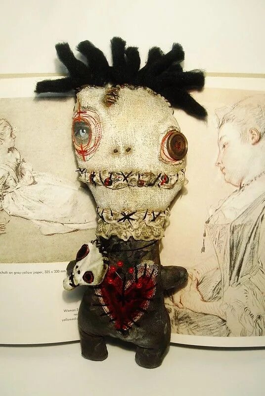 Кукла вуду страшное фото Voodoo Fabienne Art dolls, Art dolls handmade, Halloween doll