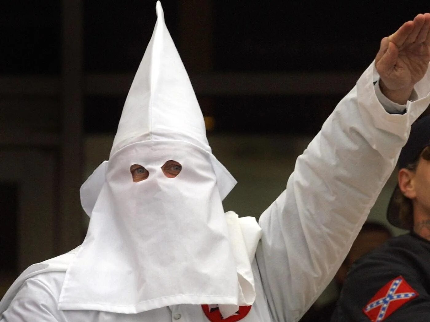Куклу клан фото Man shopping in KKK hood won't be charged, sheriff says The Independent The Inde