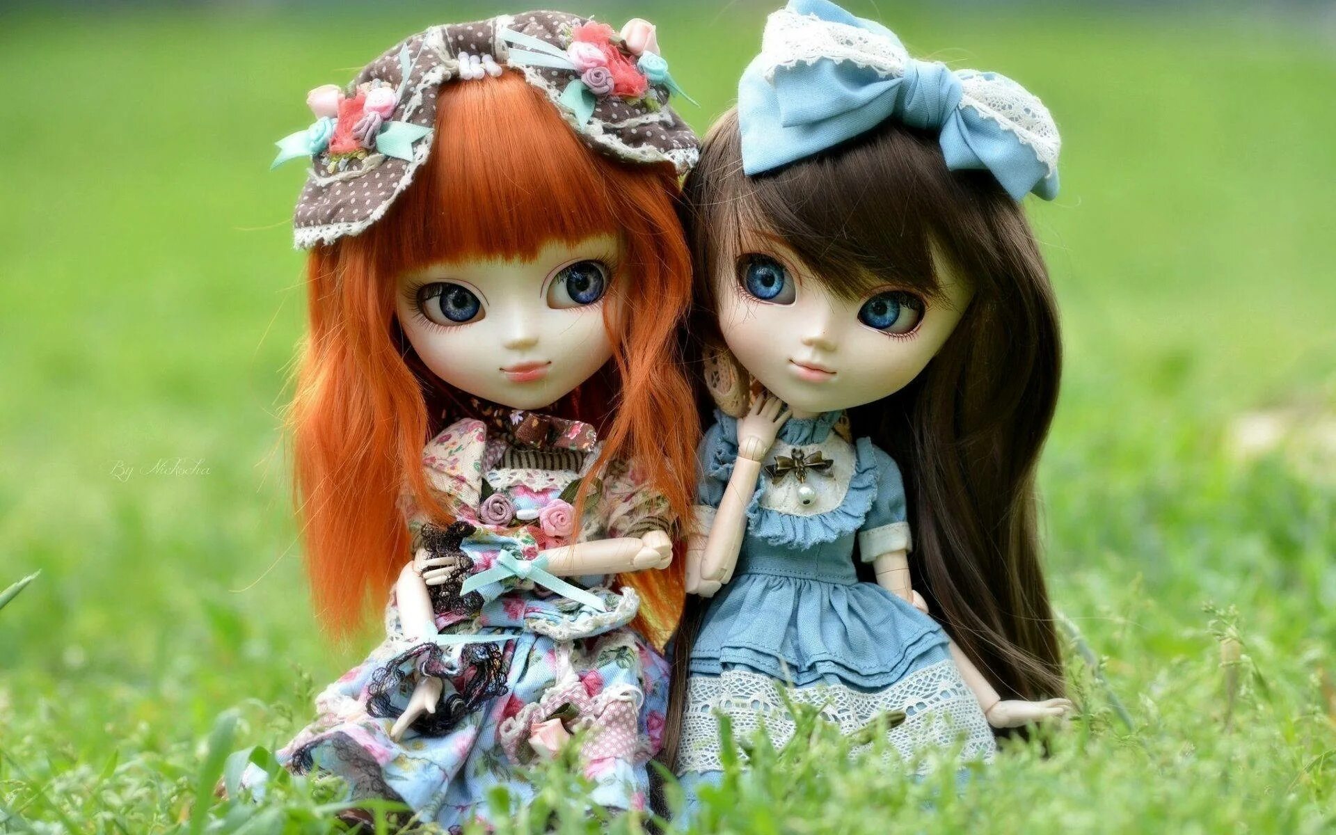 Куклы фото бесплатно Download Enchanting Pair: Ginger and Brunette Cute Dolls Wallpaper Wallpapers.co