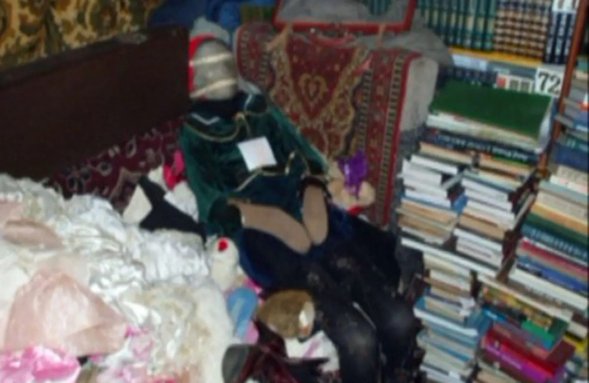 Куклы толи москвина фото Anatoly Moskvin dug up bodies of 150 little girls so could dress them up for par