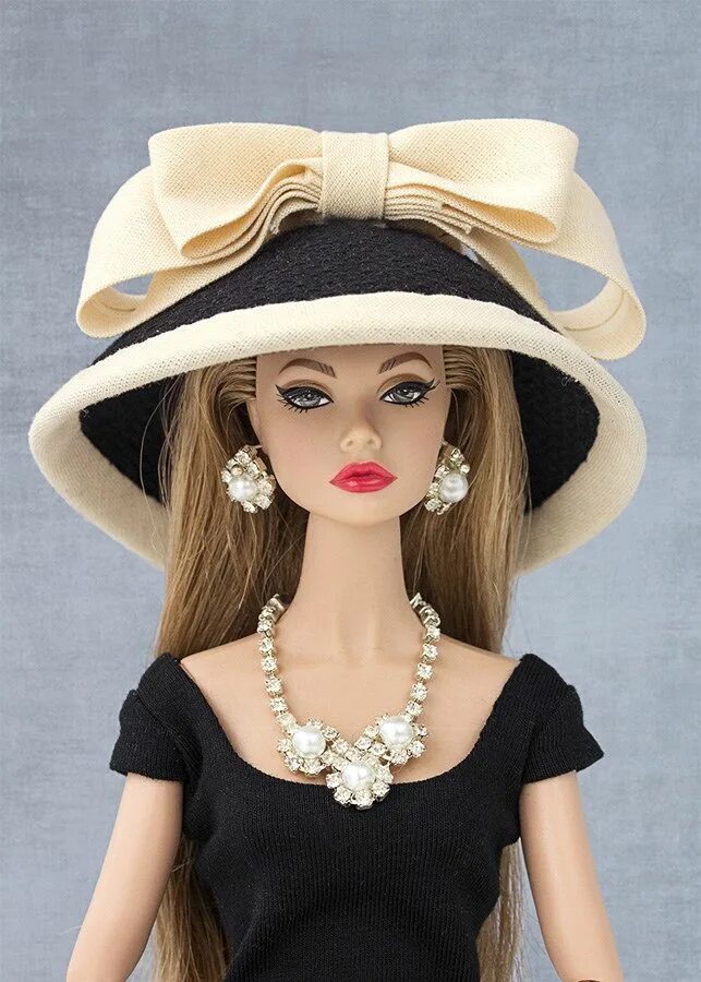 Куклы в черных шляпках фото 17 Fashion dolls, Beautiful barbie dolls, Fashion