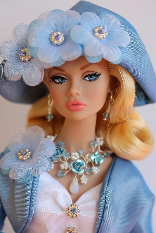 Куклы в красивых шляпах фото To The-Fair-Poppy Beautiful barbie dolls, Vintage barbie dolls, Glamour dolls