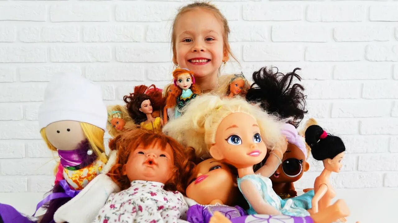 Куклы видео фото Уля показывает свою коллекцию кукол Ulya shows her collection of dolls - YouTube