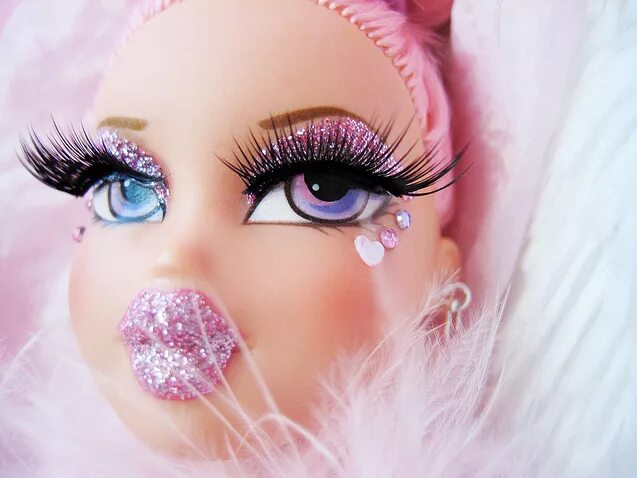 Кукольные ресницы фото Pink-Party-Barbie Bratz doll, Brat doll, Barbie pink