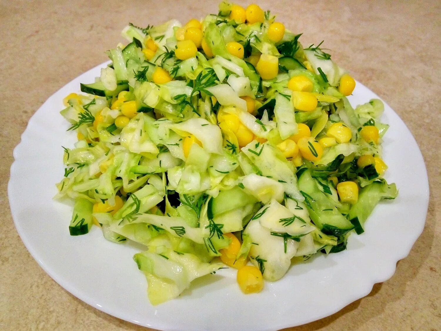Кукуруза салаты рецепты с фото простые Салат с кукурузой, огурцами и капустой - пошаговый рецепт с фото (3638 просмотро