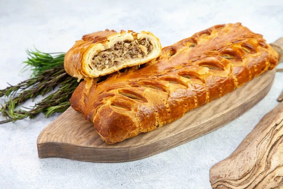 Кулебяка с мясом фото Вкусные пироги от "Конфеток-Бараночек": попробуйте новинки из сдобно-слоеного те