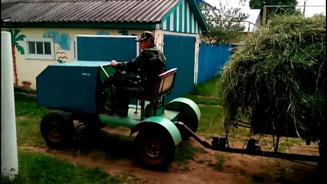 Кулибина в могилеве самодельных тракторов Homemade mini tractor. Carrying hay / Возим сено. Самодельный минитрактор - YouT