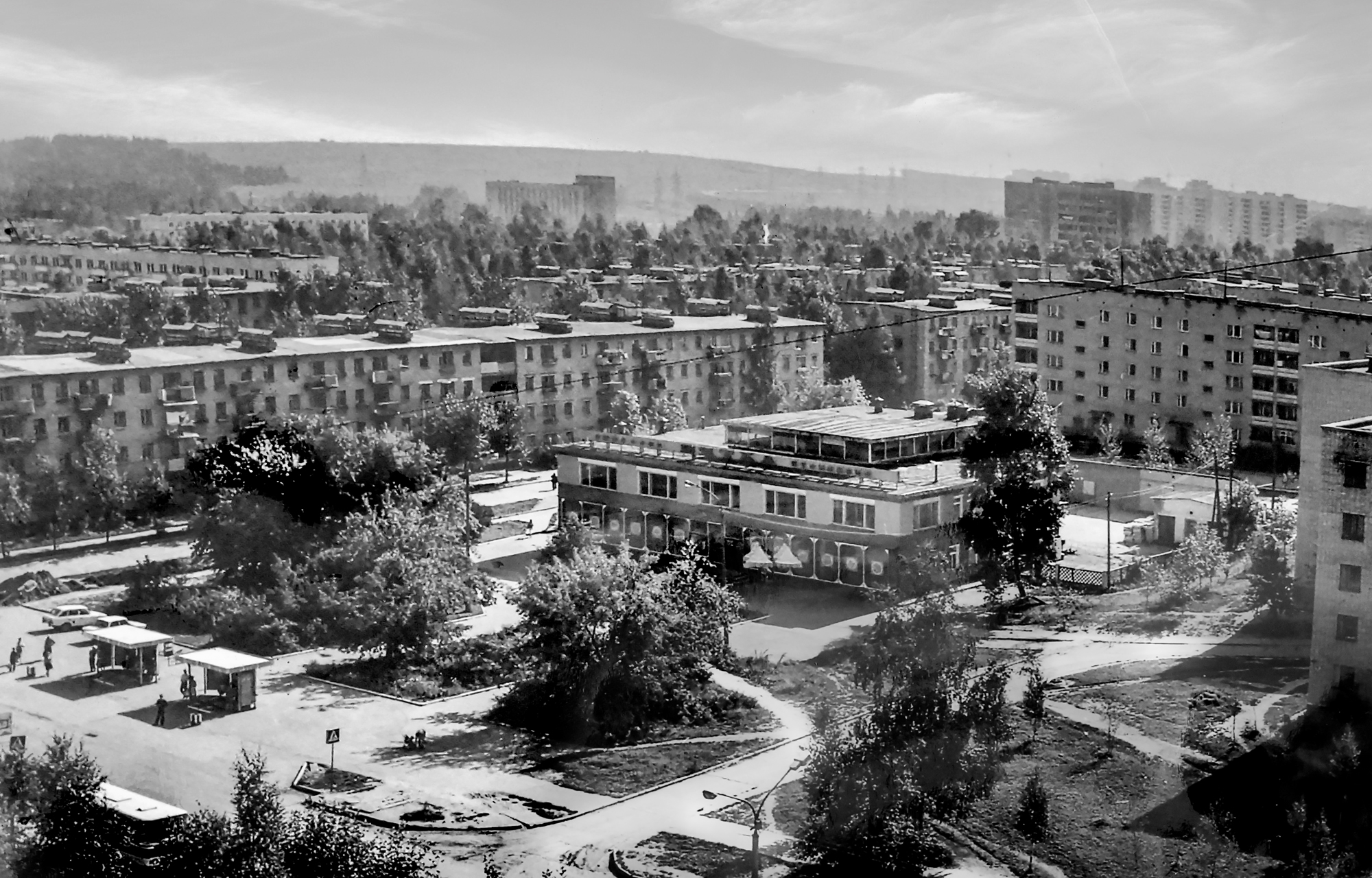 Кулинария микрорайон западный 14 фото Вид на четвёртый микрорайон, кулинарию и ресторан "Вятка" / фотографии Кирово-Че