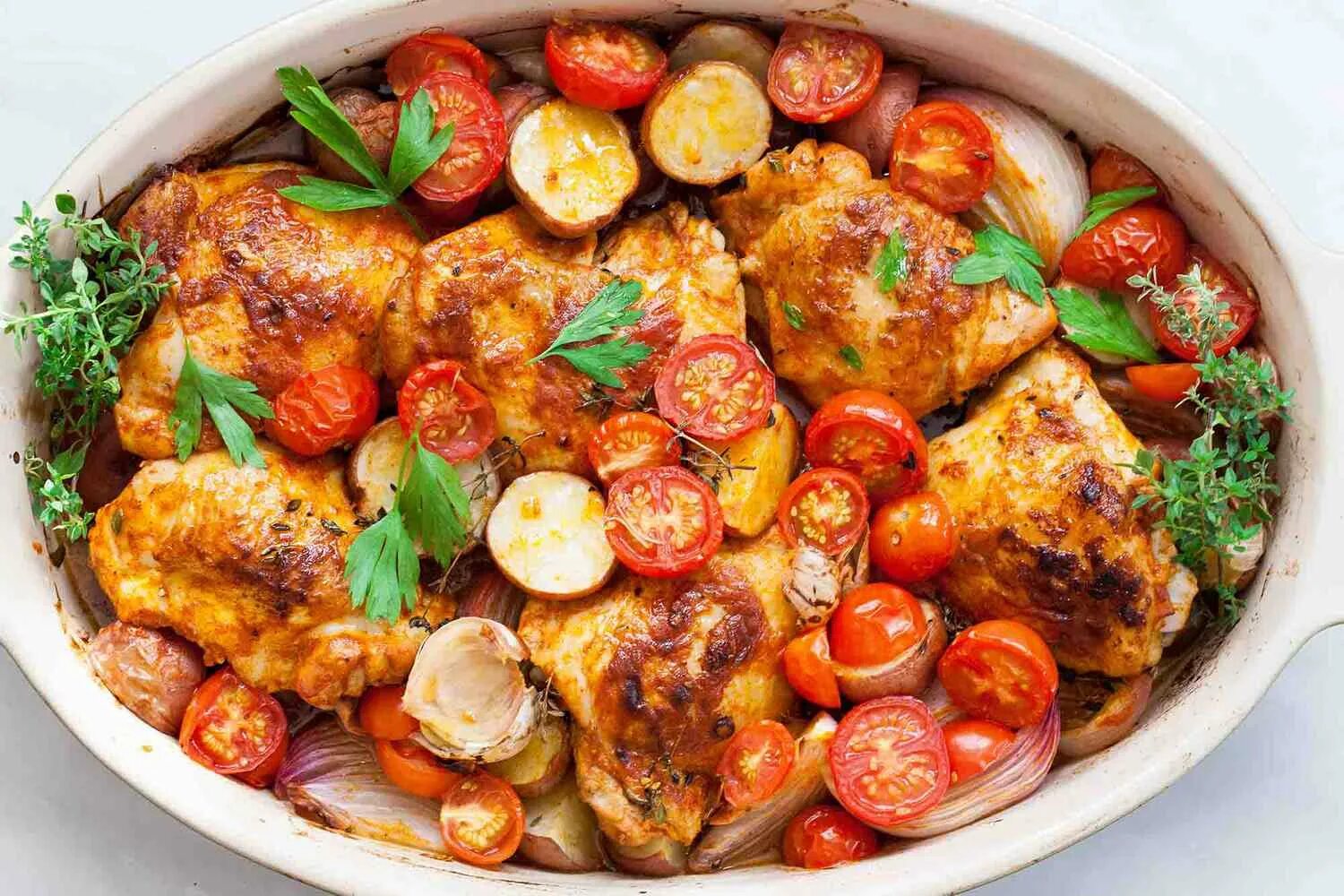 Кулинария вторые блюда с фото One-Pan Paprika Chicken and Potatoes Recipe