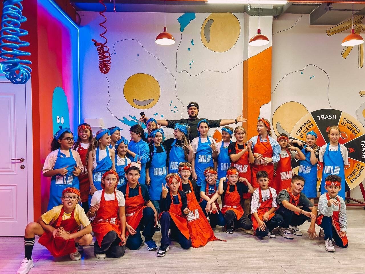 Кулинарное шоу cooknrun ул дзержинского 5 фото Фото: Кулинарное шоу CooknRun, квесттер, Одинцово, улица Чикина, 1А - Яндекс Кар