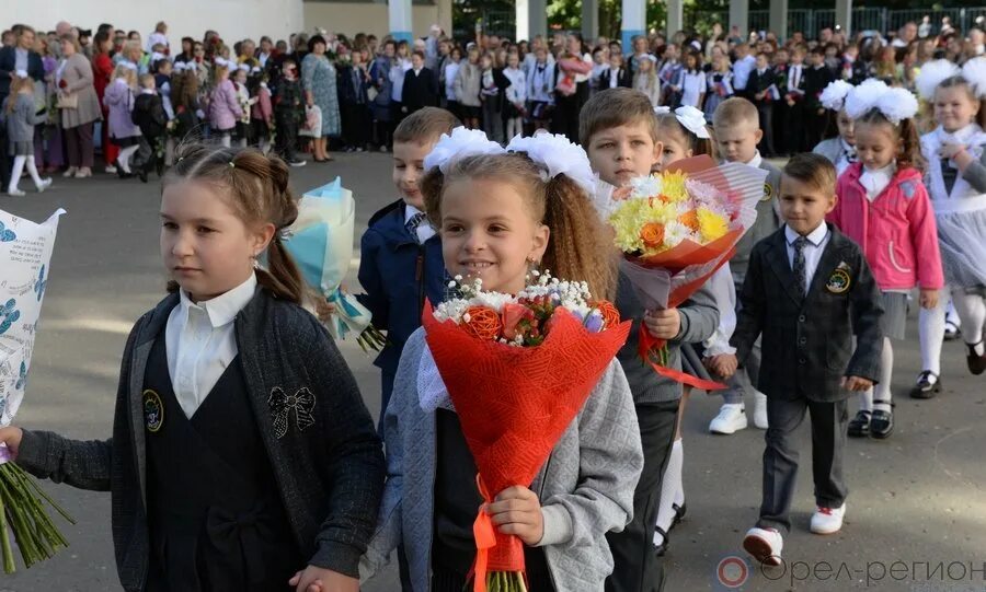 Кульпина людмила юрьевна орел 37 школа фото День знаний в школе № 37 и ОГАУ им. Н.В. Парахина в Орле. Фоторепортаж