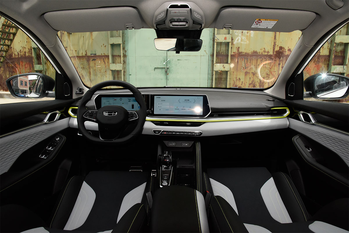 Кулрей 2024 фото салона Geely представила обновленный кроссовер Coolray :: Autonews
