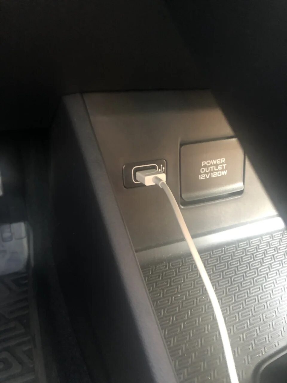 Кулрей подключение телефона Подключение iPhone - Geely Coolray, 1,5 л, 2020 года наблюдение DRIVE2