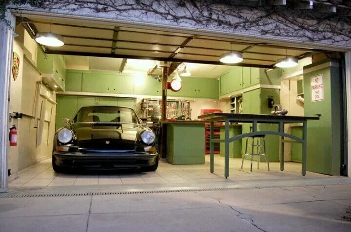 Культура гаражная ул 7 фото The worlds greatest garage Garage, Chicken and shrimp recipes, Garage lighting