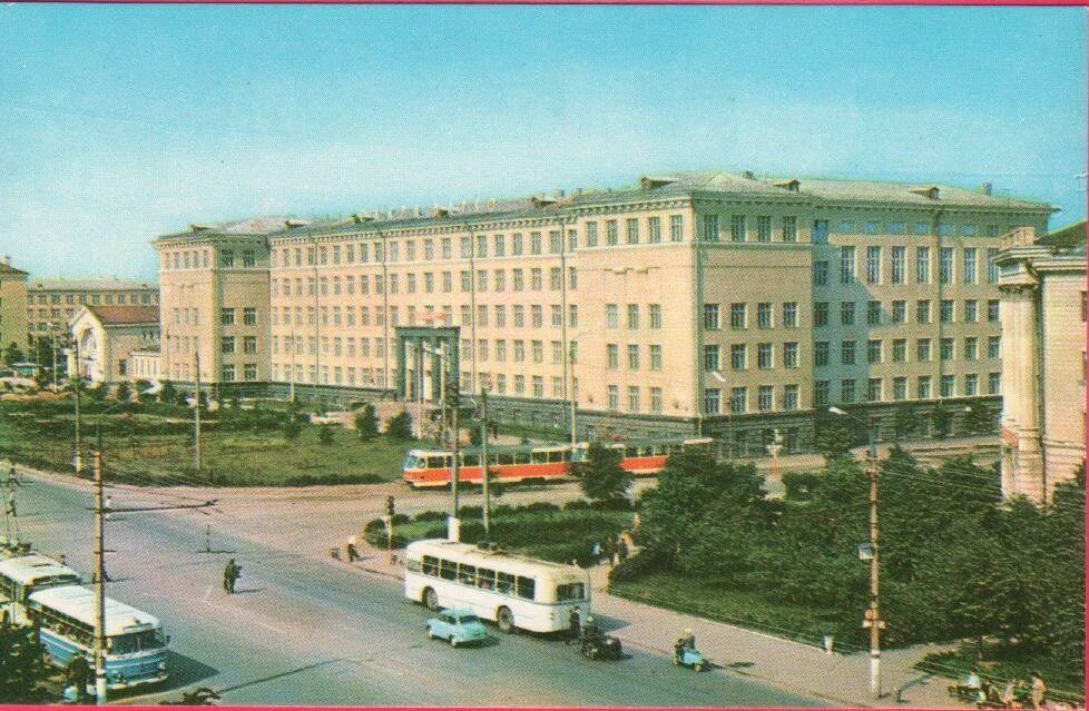 Культура советская ул 11 4 тула фото 74604 Тула политехнический институт 1972 трамвай автобус ПАЗ - покупайте на Auct
