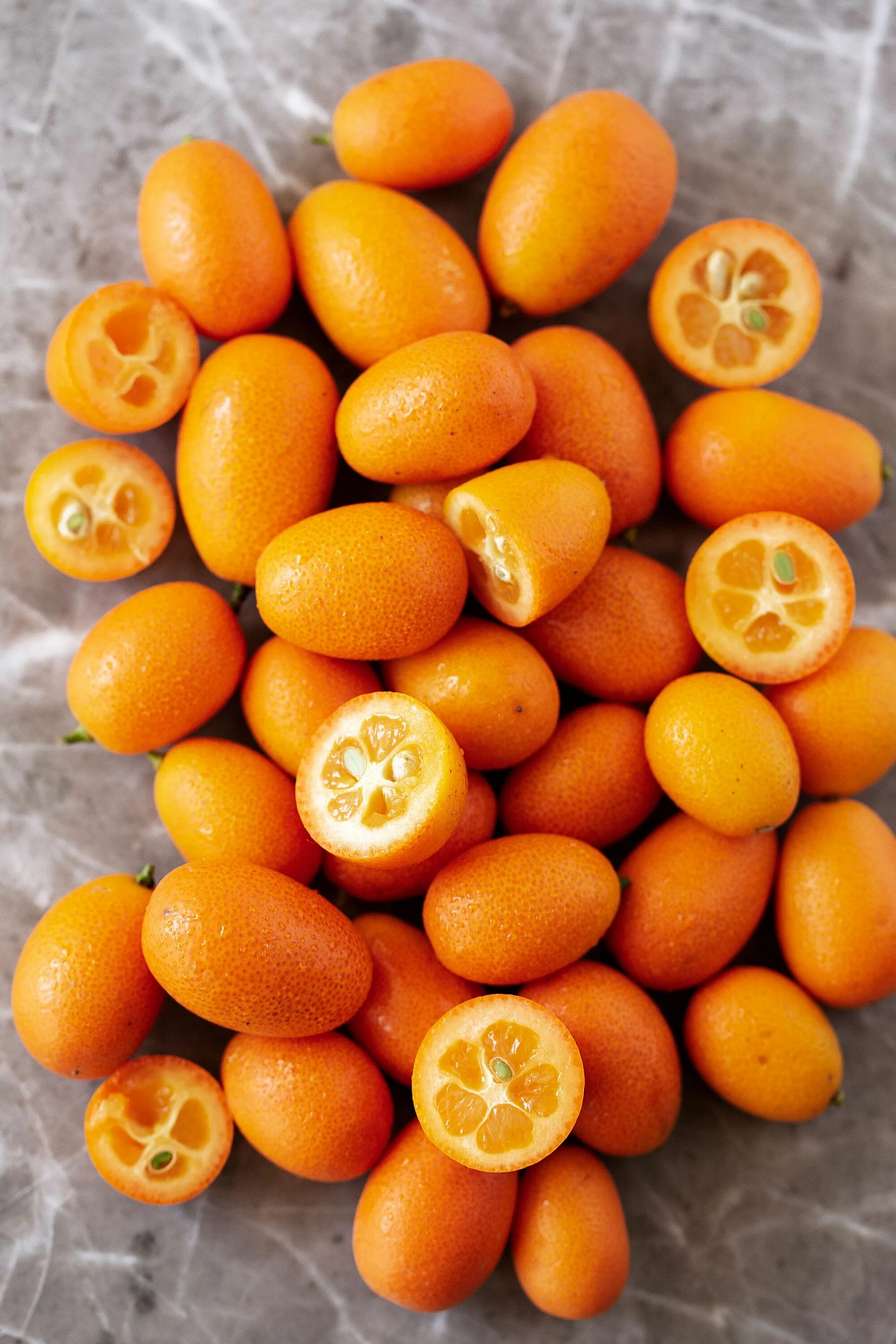 Кумкват фото фрукта Rosemary Kumquat Gin Fizz Recipe Kumquat, Gin recipes, Kumquats