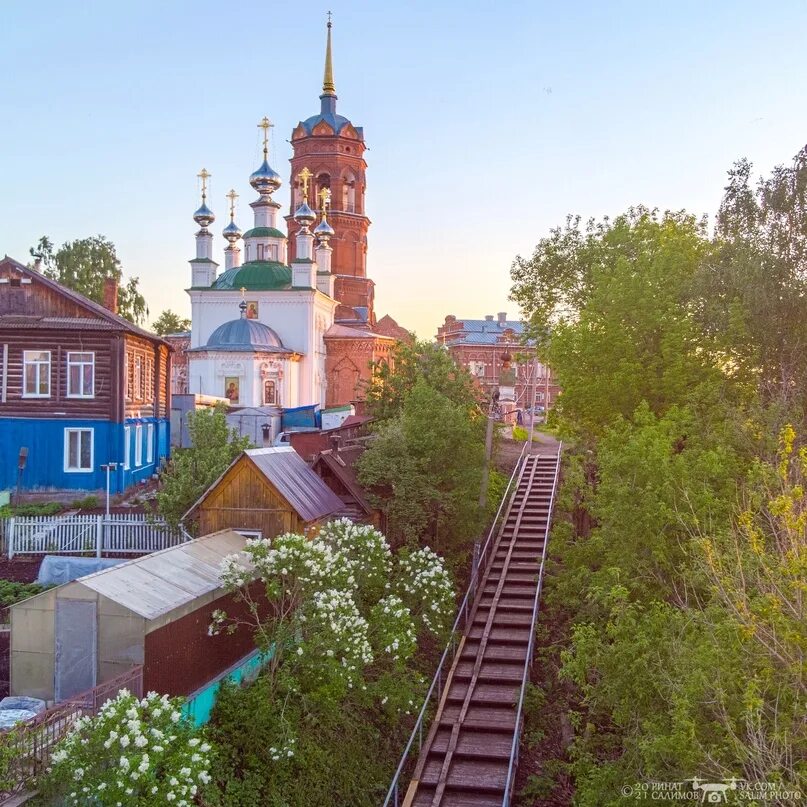 Кунгур достопримечательности города фото с описанием Лестница и храм, г. Кунгур, май, 2021 год! Фото: Ринат Салимов 2023 Твой Кунгур 