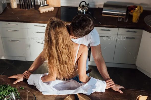 Куни на кухонном столе фото Spettacolare dichiarare Supplemento sexy kitch Consapevolezza Facile succedere N