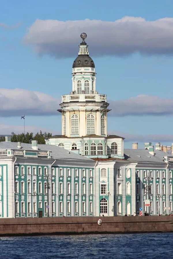 Кунсткамера фото здания Самый красивый маршрут для бега в Санкт-Петербурге (в стихах, номер 2). РАССКАЖУ