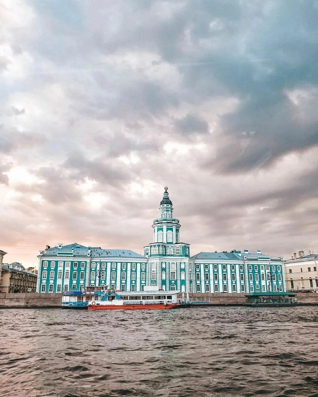 Кунсткамера фото здания Бесплатная экскурсия "Петровский Петербург"