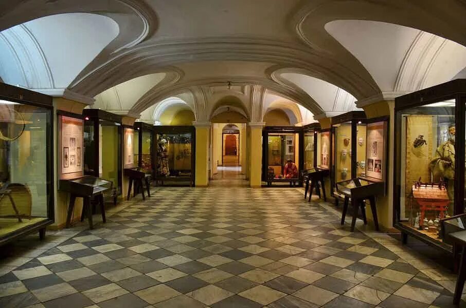 Кунсткамера санкт петербург фото экспонатов внутри Кунсткамера: аудиоэкскурсия с билетом по первой коллекции Петра I - цена 1 190 ₽