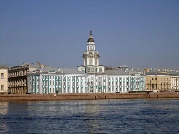 Кунсткамера санкт петербург фото здания Кунсткамера от немецкого слова kunstkammer - "палата искусств". Термин, применяе