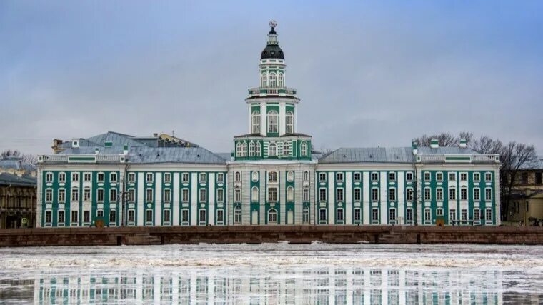 Кунсткамера санкт петербург фото здания Видео: Почему стоит посетить Кунсткамеру в Санкт-Петербурге
