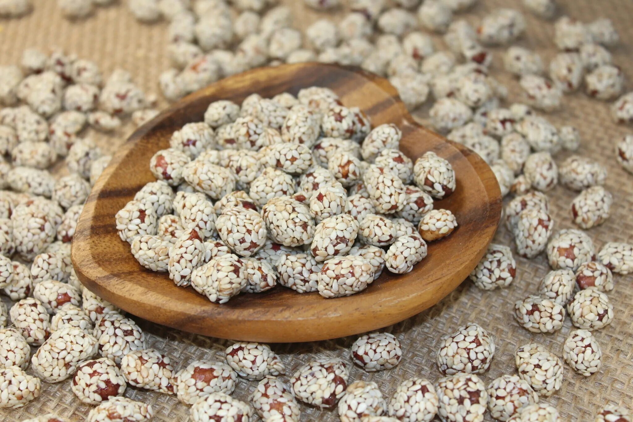 Кунжутные орехи фото Арахис в кунжуте, MAZON FOODS, 500 гр - купить в интернет-магазине по низкой цен