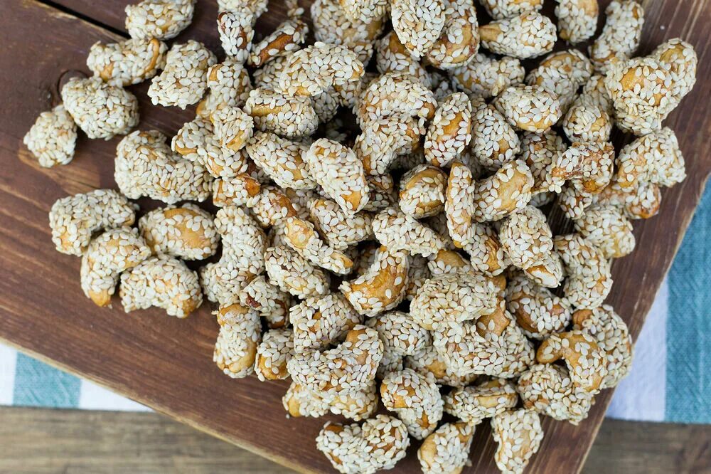 Кунжутные орехи фото Купить кешью в мёде и кунжуте Frutoss 500 гр, цены на Мегамаркет Артикул: 600004