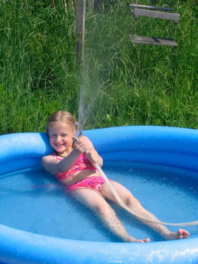 Купаемся на даче фото 21,748 Girl Little Pool Swimming стоковые фото - бесплатные и стоковые фото RF о