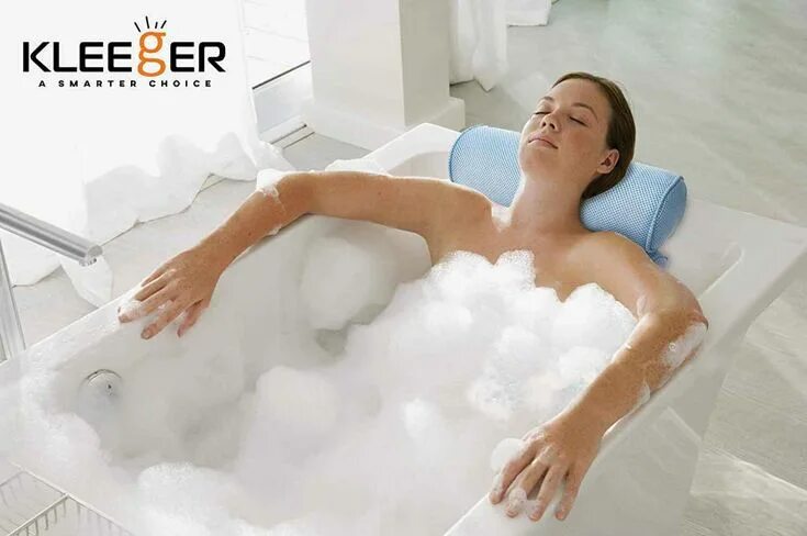 Купается в ванне фото Top 10 Best Bath Pillows Reviews & Tips: Best Bathtub Pillows of 2019 Best Produ