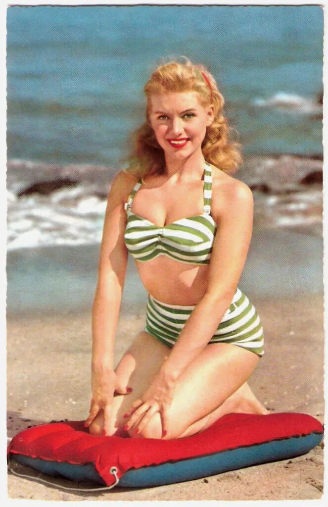 Купальник 50 годов фото The Heat's On Italian postcard by D3, nr. 1973/5. Truus, Bob & Jan too! Flickr