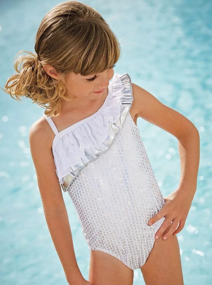 Купальник на кровати фото From CWDkids: Sequin Ruffle Swim Suit Kids swimwear, Swimwear girls, Kid swim su