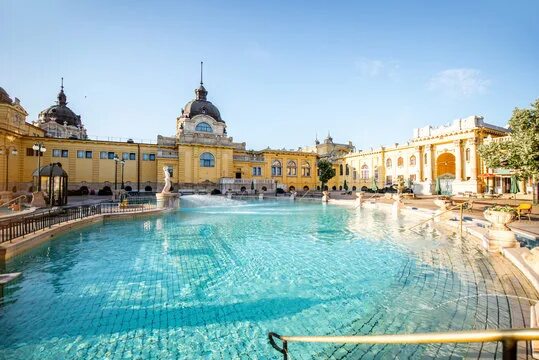 Купальня сеченьи будапешт городской парк фото Sunrise Swimming Pool Изображения: просматривайте стоковые фотографии, векторные