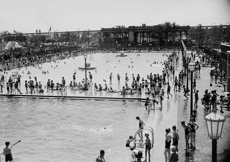 Купание ретро фото Stunning Vintage Photos Of Swimming In New York’s Open Air Pools In 1930s - Desi