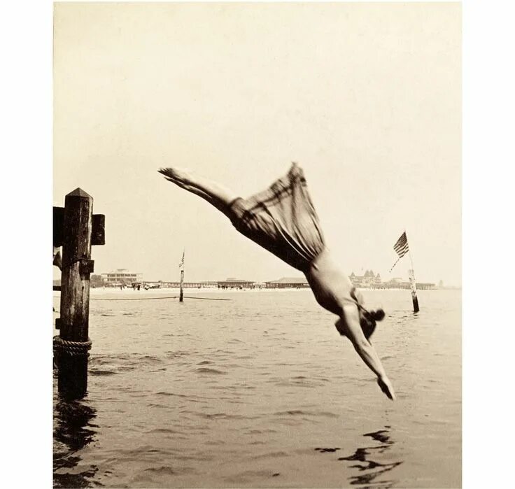 Купание ретро фото Woman Diving from Pier Coney Island 1892 by J.S. Johnston. Etsy in 2020 Vintage 