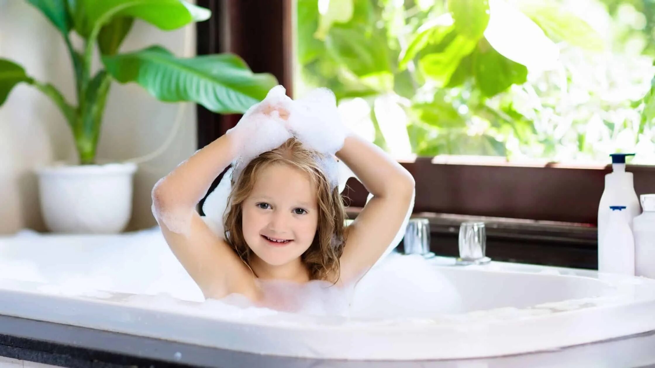 Купание в ванной фото 11 Fun Water Activites for Preschoolers for Inddors and Outdoors