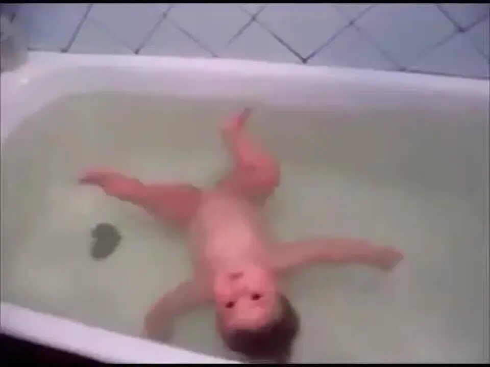 Купание в ванной фото Вода вода кругом вода - YouTube
