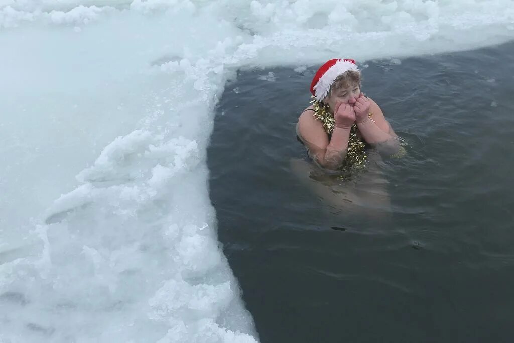 Купания зимой фото At The Dead Of Winter: Taking the Plunge Into Icy Water - The World from PRX