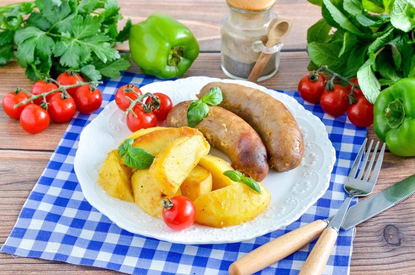 Купаты с картошкой рецепт с фото Купаты с картошкой в духовке рецепт фото пошагово и видео - 1000.menu
