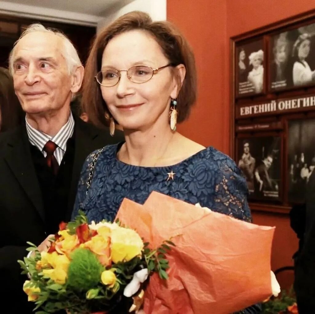 Купченко биография личная жизнь дети фото Актриса Ирина Купченко всегда была красоткой. В 72 года она такой и осталась. - 