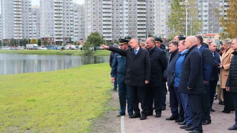 Купчинский сквер санкт петербург купчинский сквер фото Беглов открыл в Купчино обновлённый парк Героев-пожарных