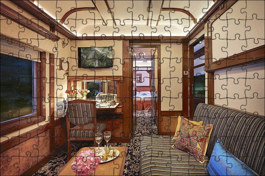 Купе класса люкс фото Магнитный пазл 27x18см."Роскошный поезд, кабина, дизайн интерьера" на холодильни