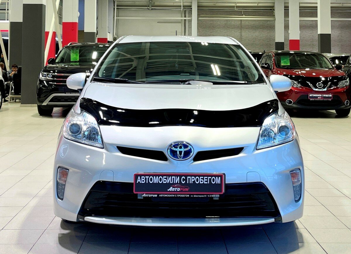 Купить авто в красноярске фото Купить б/у Toyota Prius III Рестайлинг (XW30) 1.8hyb AT (99 л.с.) гибрид автомат